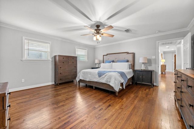 6546 Lindyann Lane, Houston, TX 77008