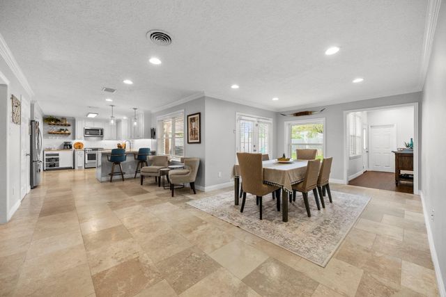 6546 Lindyann Lane, Houston, TX 77008