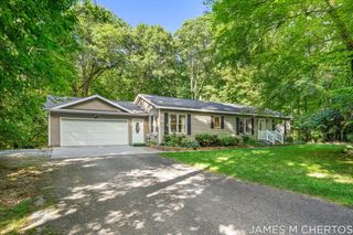 5621 Pine Island Drive Ne, Plainfield Twp, MI 49321