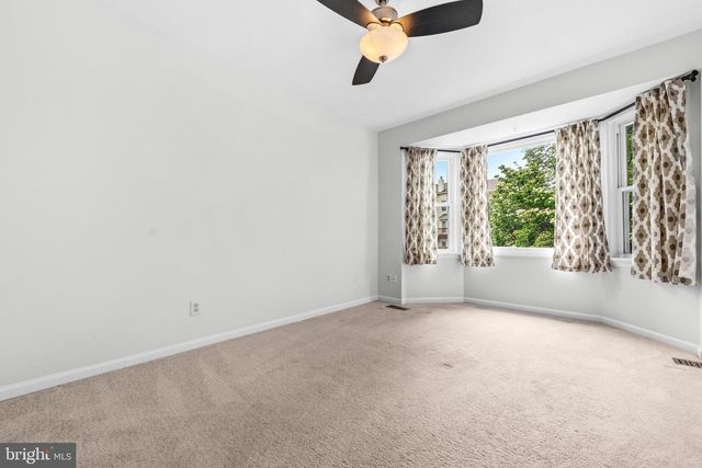 6001 RABBIT HILL CT, Centreville, VA 20121