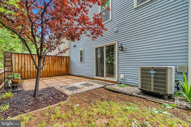 6001 RABBIT HILL CT, Centreville, VA 20121