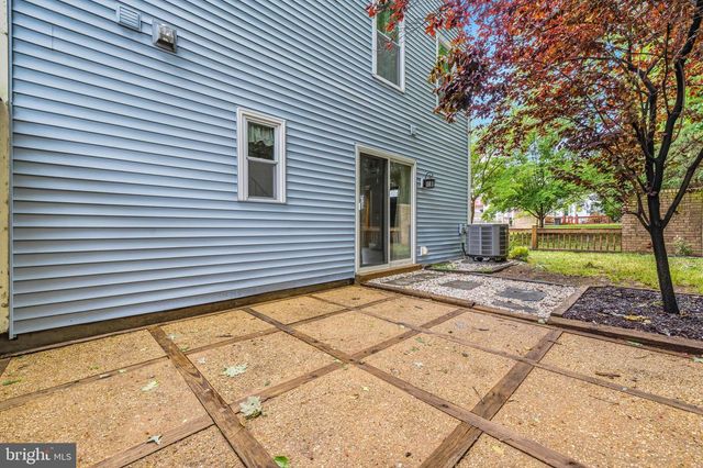 6001 RABBIT HILL CT, Centreville, VA 20121