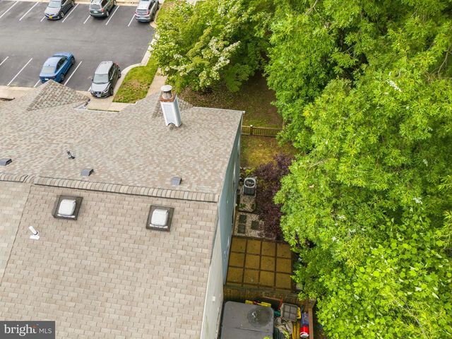 6001 RABBIT HILL CT, Centreville, VA 20121