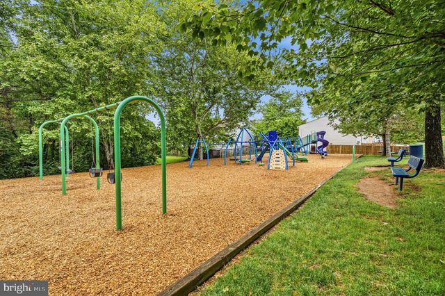 6001 RABBIT HILL CT, Centreville, VA 20121