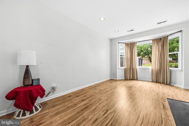 6001 RABBIT HILL CT, Centreville, VA 20121