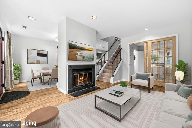 6001 RABBIT HILL CT, Centreville, VA 20121