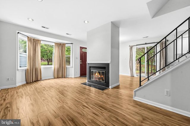 6001 RABBIT HILL CT, Centreville, VA 20121