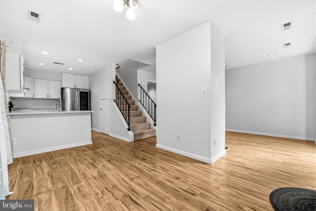 6001 RABBIT HILL CT, Centreville, VA 20121