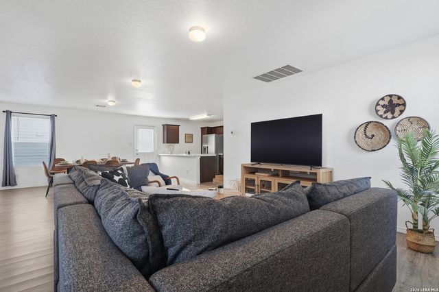 370 Millwood Lane, San Antonio, TX 78216