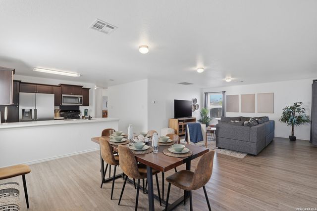 370 Millwood Lane, San Antonio, TX 78216