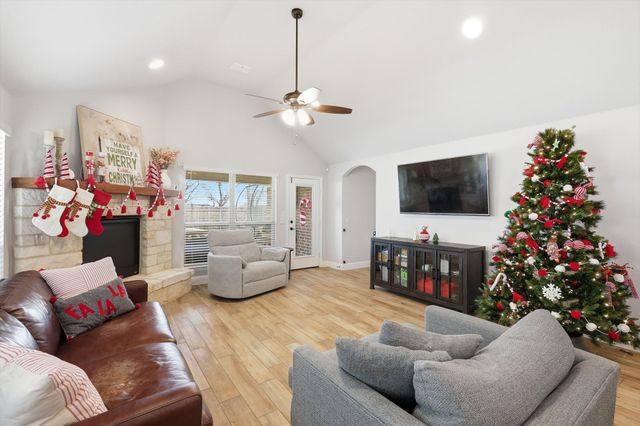 8809 Lavon Lane, Denton, TX 76226