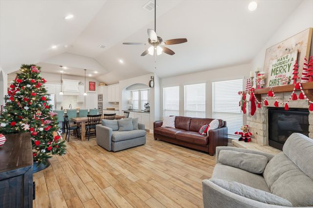 8809 Lavon Lane, Denton, TX 76226