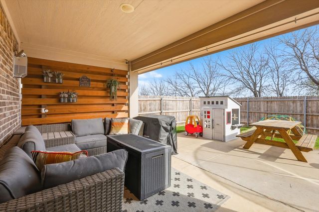 8809 Lavon Lane, Denton, TX 76226