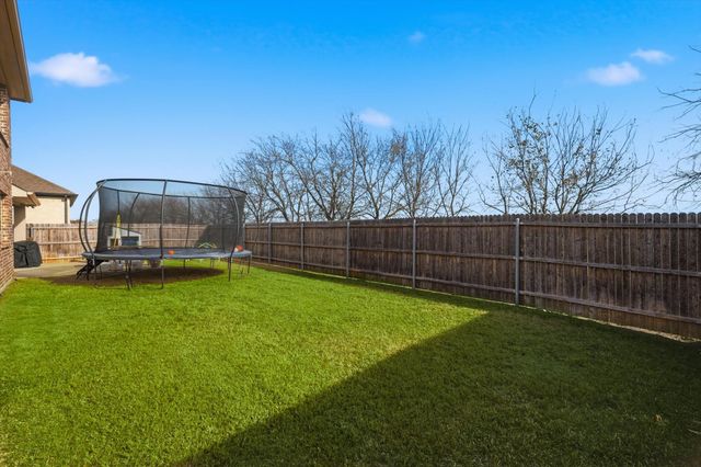 8809 Lavon Lane, Denton, TX 76226