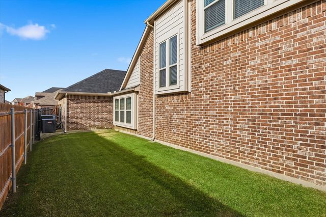 8809 Lavon Lane, Denton, TX 76226