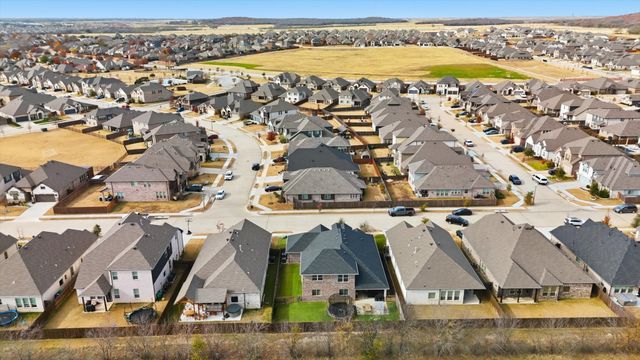 8809 Lavon Lane, Denton, TX 76226