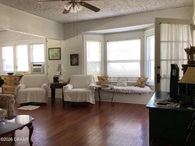 268 Hartford Avenue, Daytona Beach, FL 32118