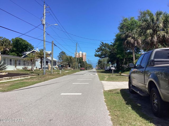 268 Hartford Avenue, Daytona Beach, FL 32118