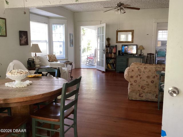 268 Hartford Avenue, Daytona Beach, FL 32118