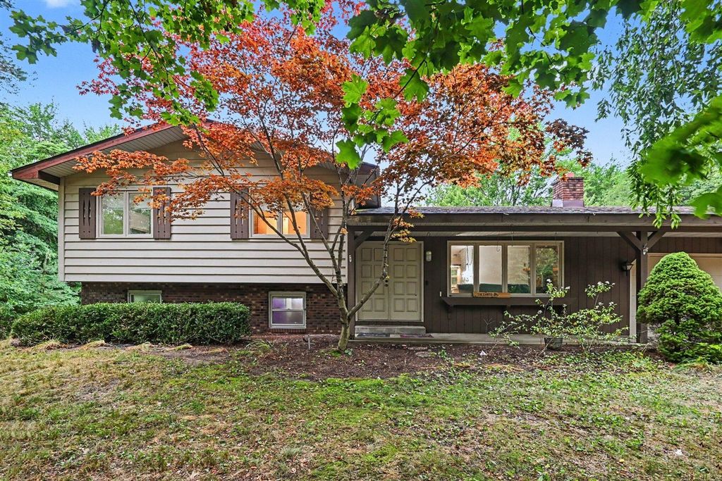 12071 168th Avenue, Grand Haven, MI 49417