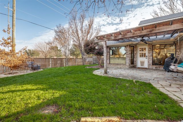 2037 Espinosa Drive, Carrollton, TX 75010