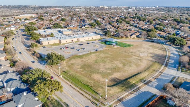 2037 Espinosa Drive, Carrollton, TX 75010