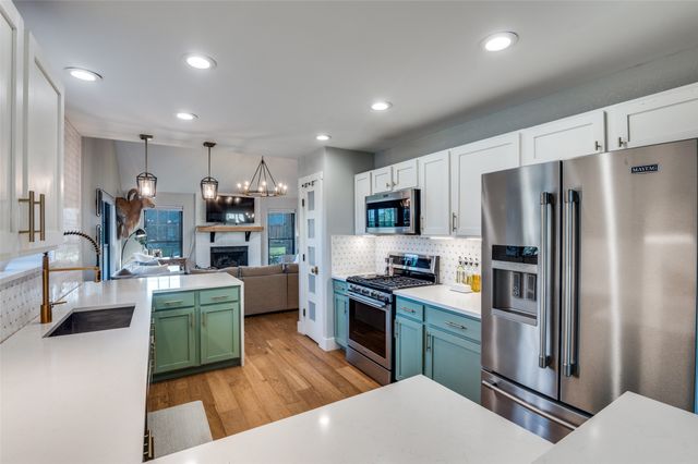 2037 Espinosa Drive, Carrollton, TX 75010