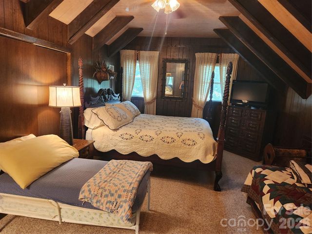 124 Huntington Road, Lake Lure, NC 28746