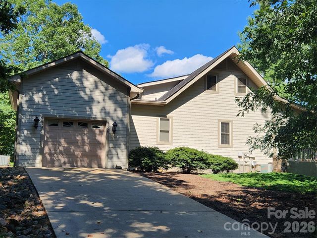 124 Huntington Road, Lake Lure, NC 28746