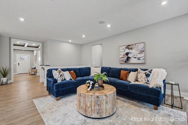 3076 Brayridge Drive, Jenison, MI 49428