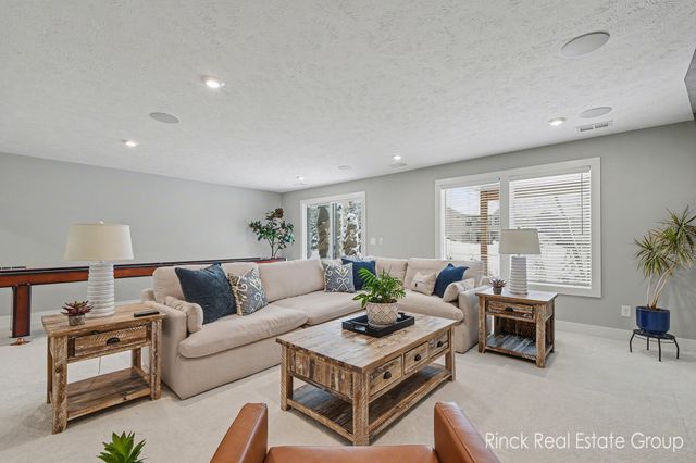 3076 Brayridge Drive, Jenison, MI 49428