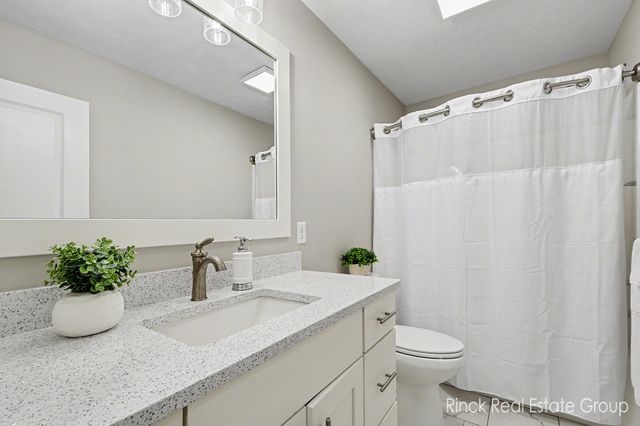 3076 Brayridge Drive, Jenison, MI 49428