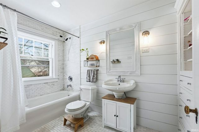 1337 W Wayne Street, Fort Wayne, IN 46802