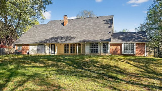 365 Timber Lake Drive, Powderly, TX 75473