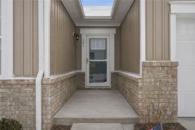 141 Deana Dr, Robinson Twp, PA 15136