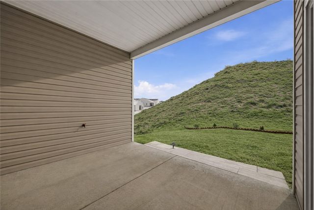 141 Deana Dr, Robinson Twp, PA 15136