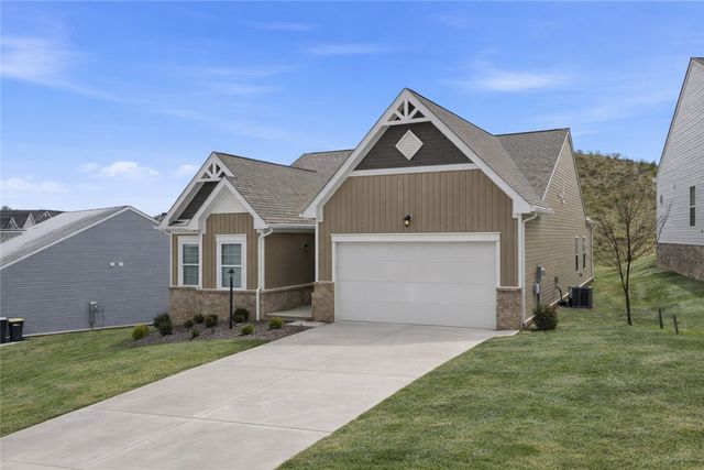 141 Deana Dr, Robinson Twp, PA 15136