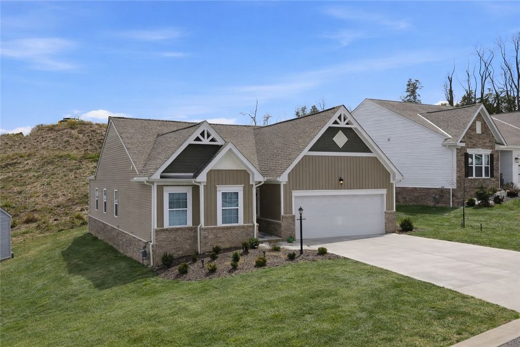 141 Deana Dr, Robinson Twp, PA 15136