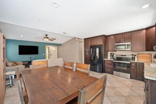 8449 Butternut Dr, Citrus Heights, CA 95621