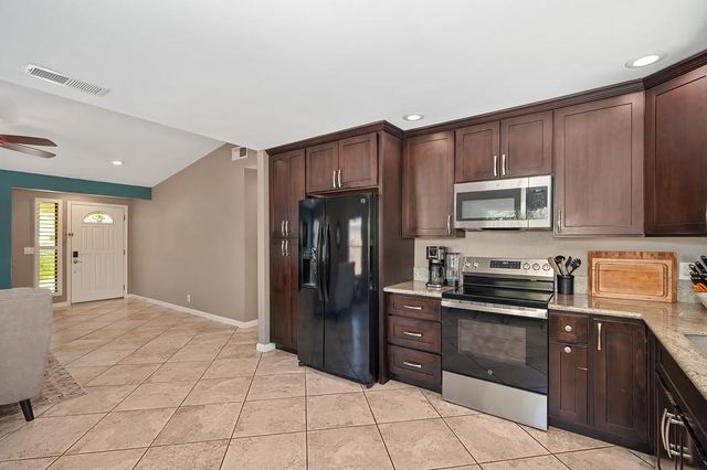 8449 Butternut Dr, Citrus Heights, CA 95621