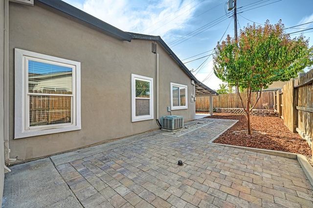 8449 Butternut Dr, Citrus Heights, CA 95621