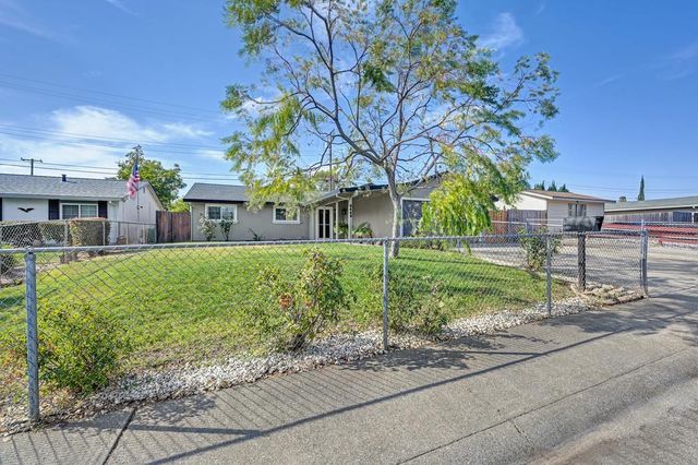 8449 Butternut Dr, Citrus Heights, CA 95621