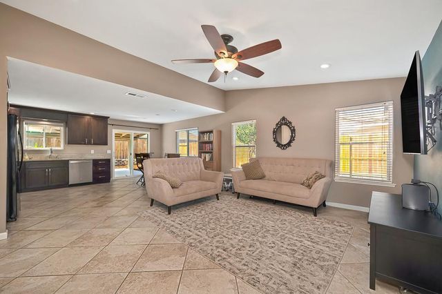 8449 Butternut Dr, Citrus Heights, CA 95621
