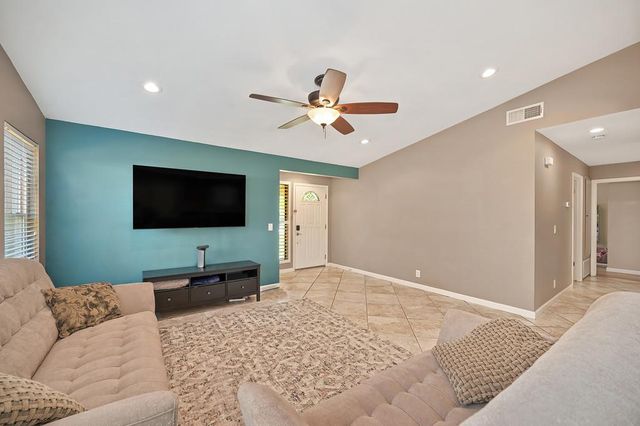 8449 Butternut Dr, Citrus Heights, CA 95621