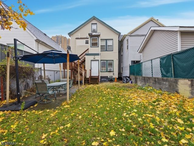 31 Dover St, Paterson City, NJ 07501