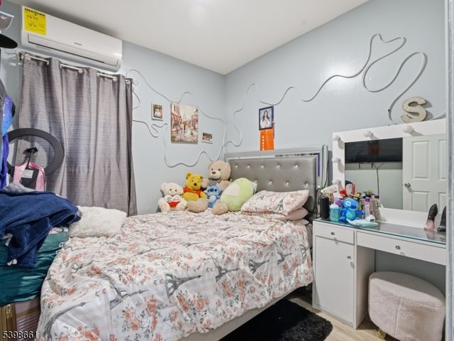 31 Dover St, Paterson City, NJ 07501