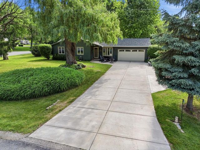 4692 Gaston Circle, Cottage Grove, WI 53527