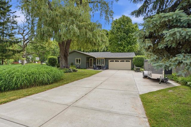 4692 Gaston Circle, Cottage Grove, WI 53527