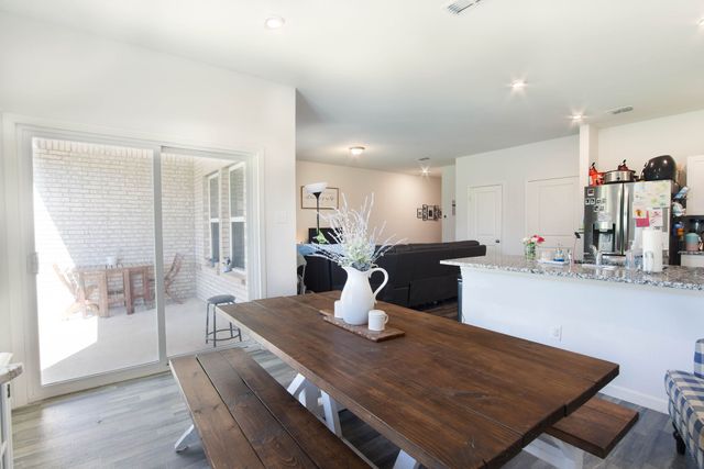 920 Avagail Avenue, Springtown, TX 76082