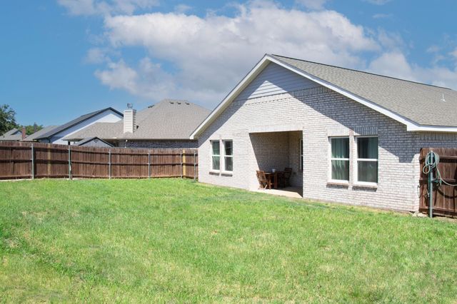 920 Avagail Avenue, Springtown, TX 76082